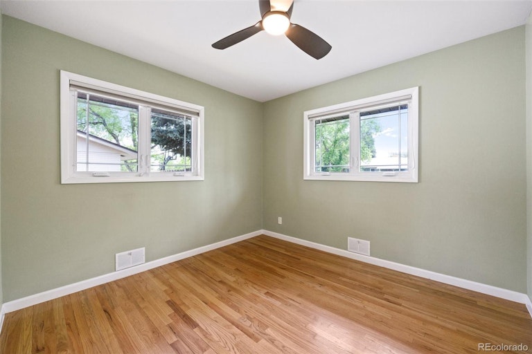 Photo 14 of 25 - 2207 Zinnia St, Golden, CO 80401