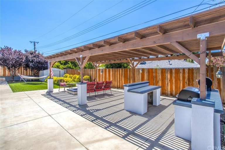 Photo 30 of 35 - 35565 Mountain View St, Yucaipa, CA 92399