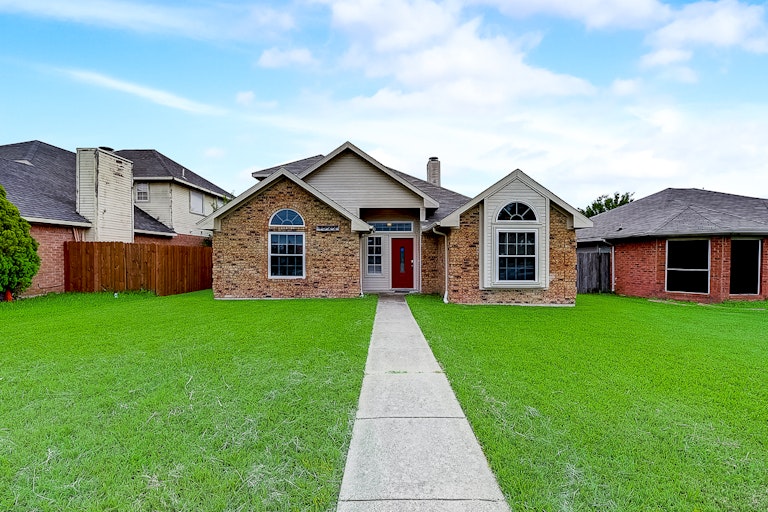 Photo 43 of 51 - 1522 Edd Rd, Dallas, TX 75253