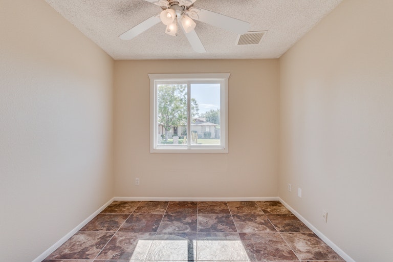 Photo 23 of 31 - 6538 W Vogel Ave, Glendale, AZ 85302