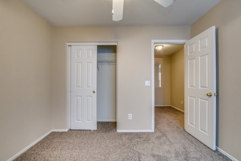 Photo 19 of 27 - 3326 W Fraktur Rd, Phoenix, AZ 85041