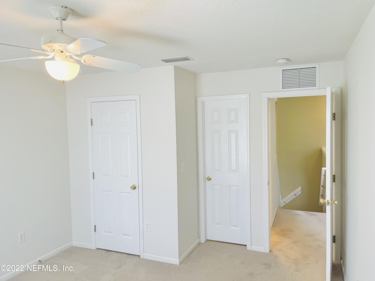 Photo 24 of 31 - 11066 Castlemain Cir E, Jacksonville, FL 32256