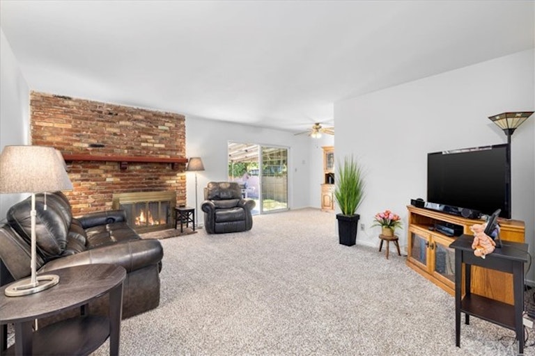 Photo 2 of 22 - 1729 W Beacon Ave, Anaheim, CA 92804