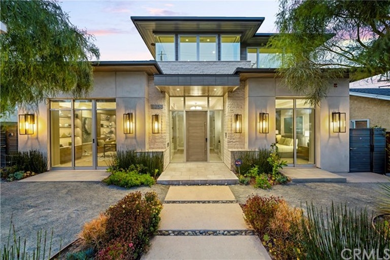 Photo 1 of 56 - 763 11th St, Manhattan Beach, CA 90266