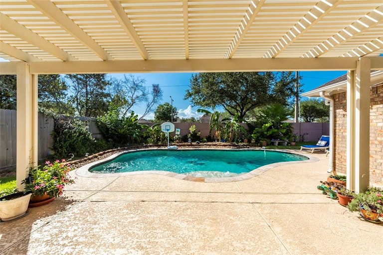 Photo 41 of 45 - 835 Crystal Bay Ln, League City, TX 77573