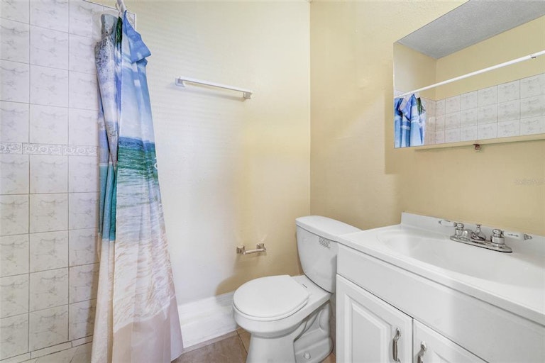 Photo 22 of 26 - 560 Abington Ct, Apopka, FL 32703