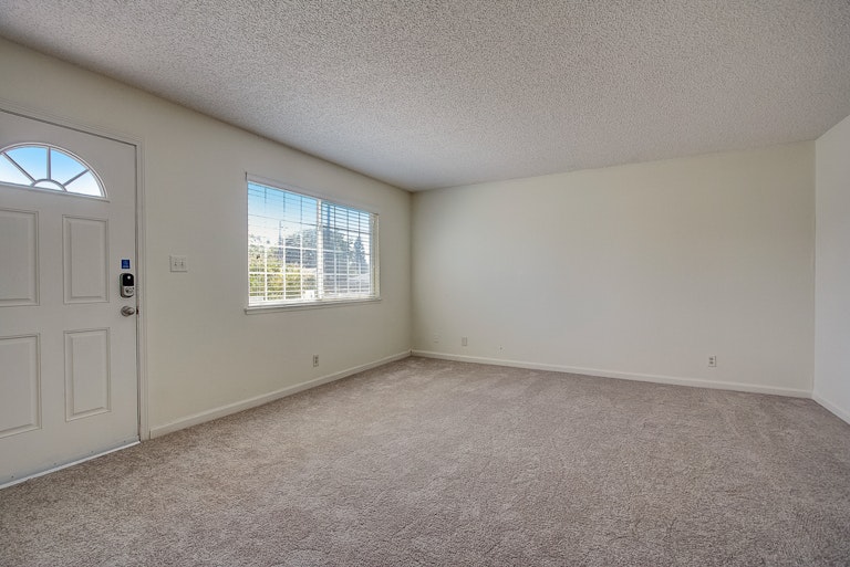 Photo 14 of 22 - 4525 Palm Ave #1, Sacramento, CA 95842