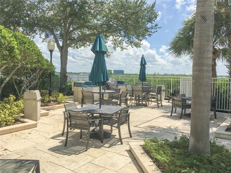Photo 32 of 43 - 1309 Bay Club Cir #1309, Tampa, FL 33607