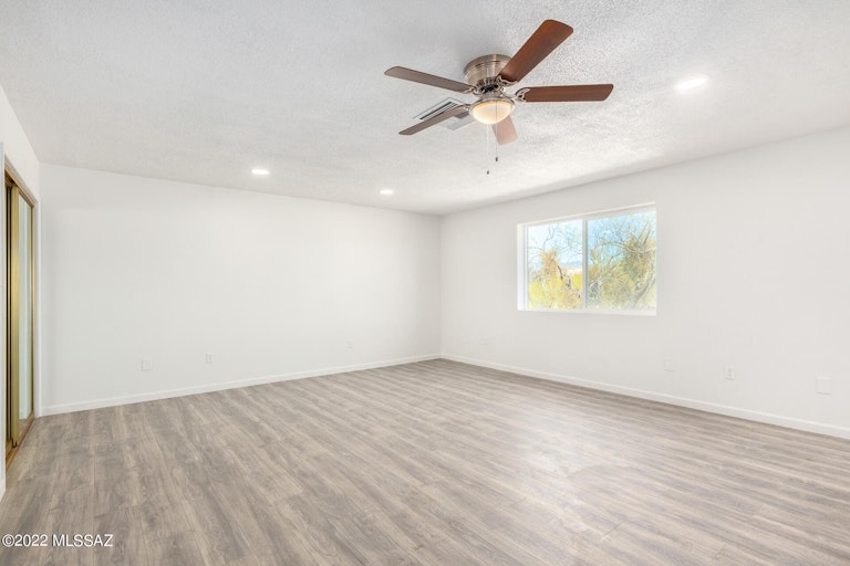 Photo 9 of 23 - 13860 E Fire Dancer Rd, Vail, AZ 85641
