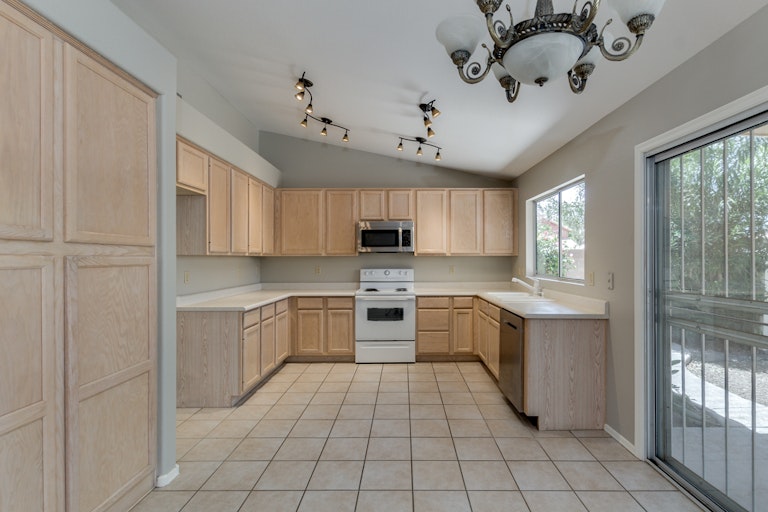 Photo 6 of 26 - 6318 E Regina St, Mesa, AZ 85215