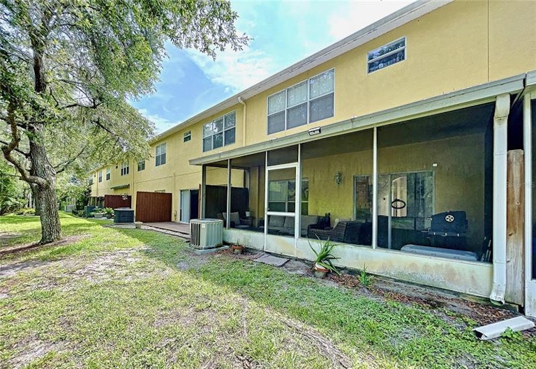Photo 6 of 59 - 11013 Blaine Top Pl, Tampa, FL 33626
