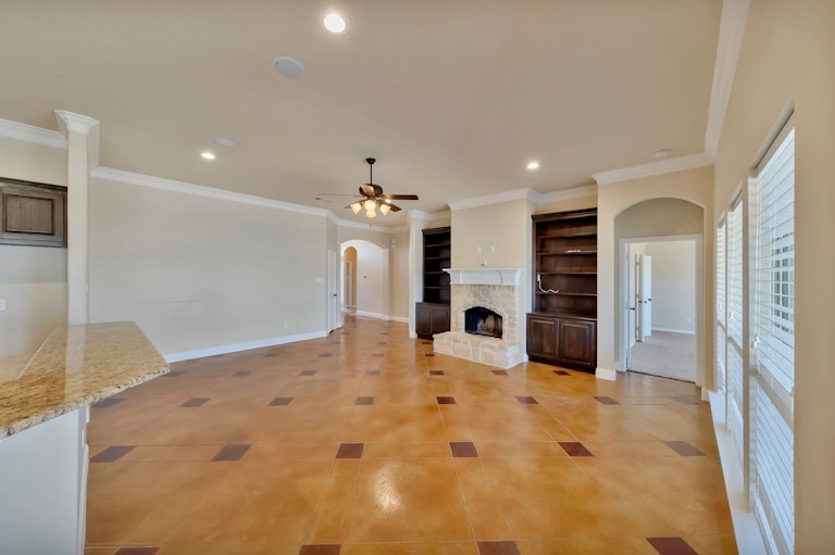 Photo 13 of 26 - 318 Spyglass Dr, Willow Park, TX 76008