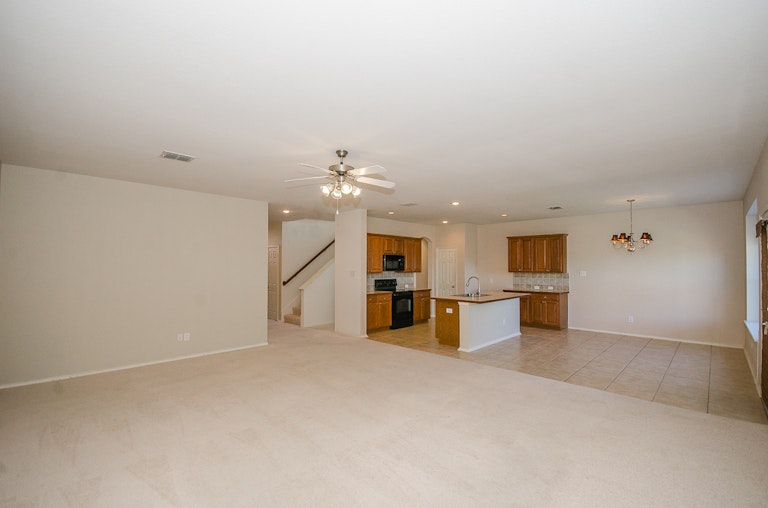 Photo 11 of 30 - 905 Crockett Dr, Lavon, TX 75166