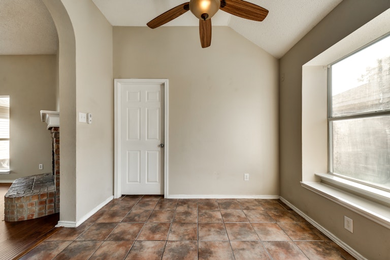 Photo 18 of 31 - 6511 Bluebonnet Dr, Rowlett, TX 75089