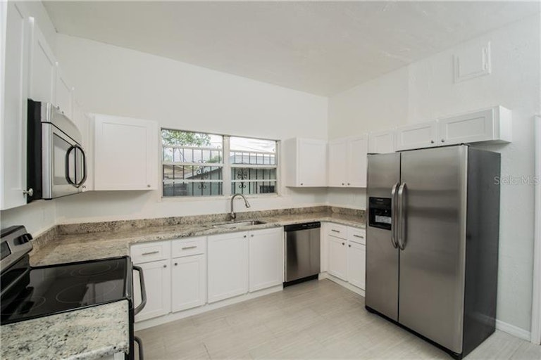 Photo 3 of 12 - 2721 W Chestnut St, Tampa, FL 33607