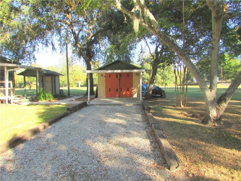 Photo 13 of 16 - 905 Oak Ln, Lakeland, FL 33811