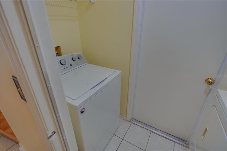 Photo 14 of 39 - 11007 Kenbrook Dr, Riverview, FL 33578