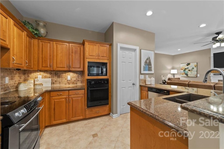 Photo 27 of 39 - 12700 Willow Grove Way, Huntersville, NC 28078