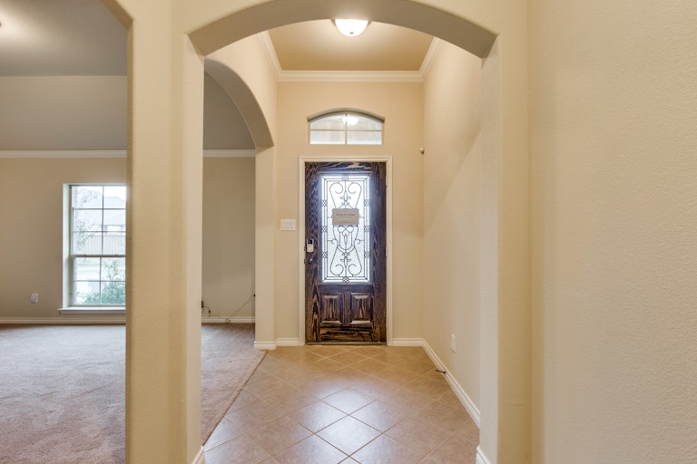 Photo 6 of 28 - 13801 Bluebell Dr, Little Elm, TX 75068