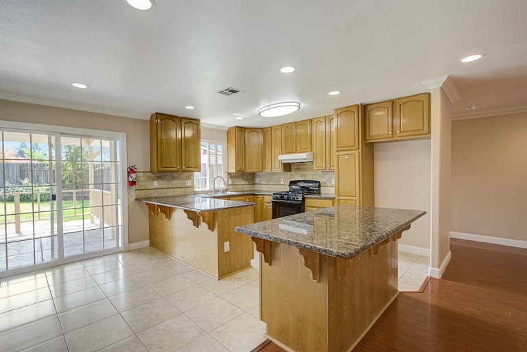 Photo 19 of 35 - 6928 Franela Way, Citrus Heights, CA 95621