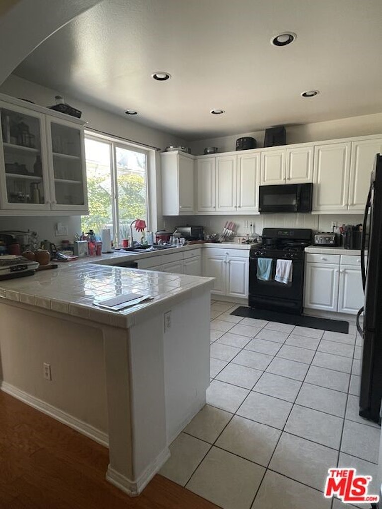 Photo 4 of 7 - 17715 Birkewood Ct, Canyon Country, CA 91387