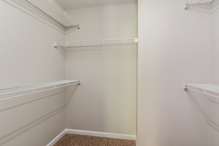 Photo 8 of 13 - 9 Hearthwood Cir, Durham, NC 27713