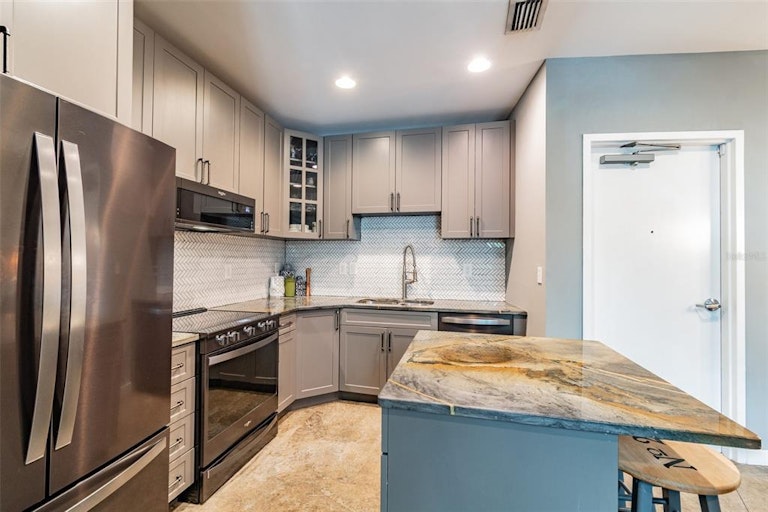 Photo 13 of 35 - 5008 S MacDill Ave #4, Tampa, FL 33611