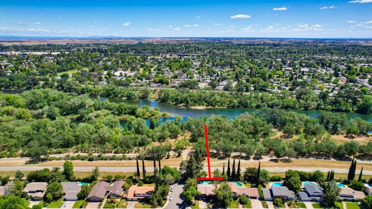 Photo 59 of 70 - 4040 Crondall Dr, Sacramento, CA 95864