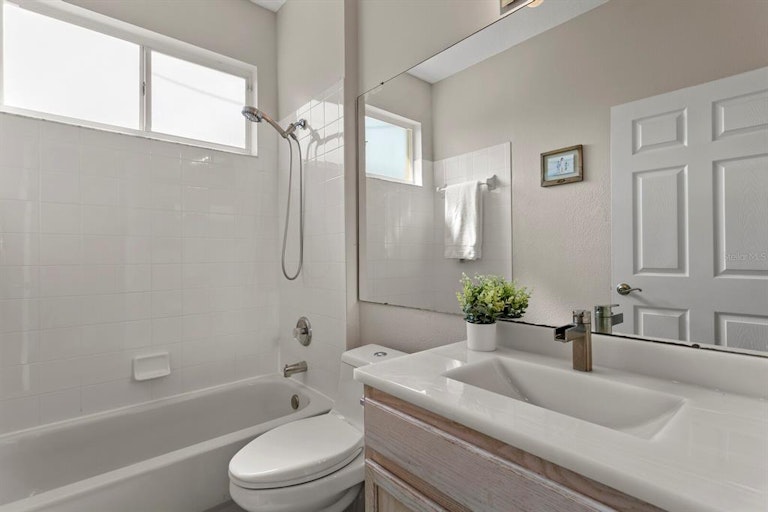 Photo 37 of 68 - 19139 Cherry Rose Cir, Lutz, FL 33558
