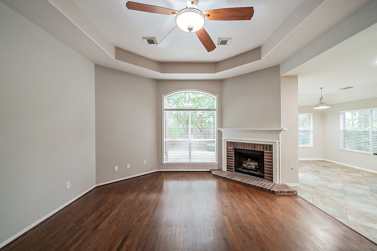 Photo 3 of 39 - 57 N Old Cedar Cir, Spring, TX 77382