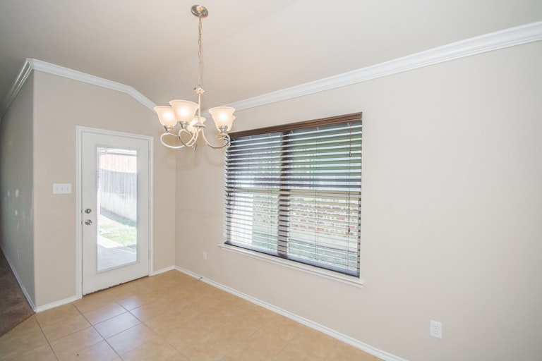 Photo 8 of 20 - 1428 Red Dr, Little Elm, TX 75068