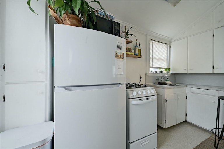 Photo 16 of 19 - 1921 Kenwood Ave, Austin, TX 78704