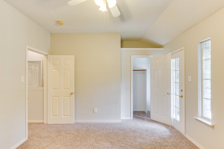 Photo 23 of 31 - 900 Heritage Pkwy S, Allen, TX 75002