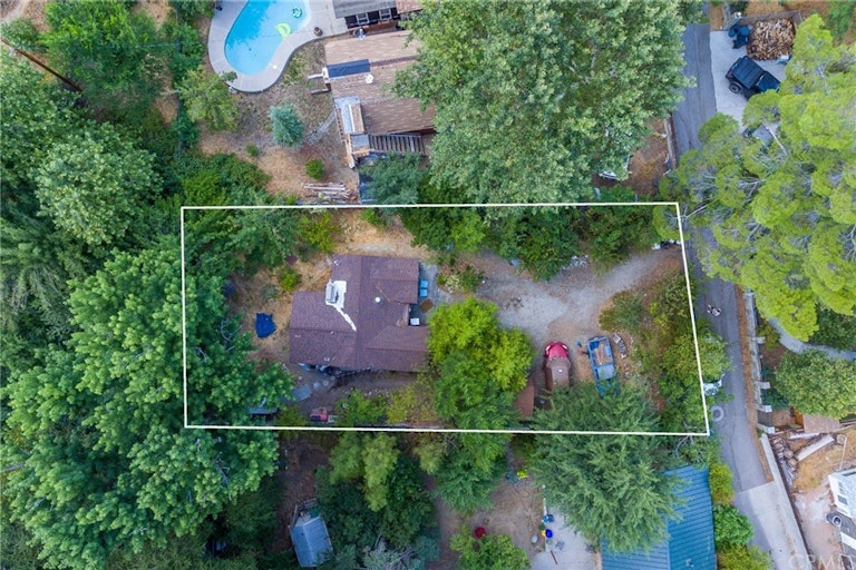 Photo 2 of 16 - 366 Lytle Ln, Lytle Creek, CA 92358