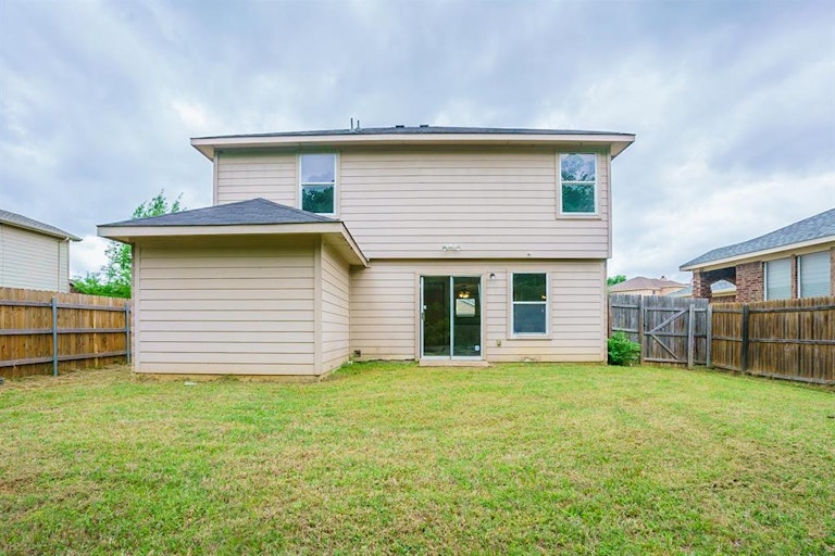 Photo 19 of 19 - 2553 Big Spring Dr, Fort Worth, TX 76120