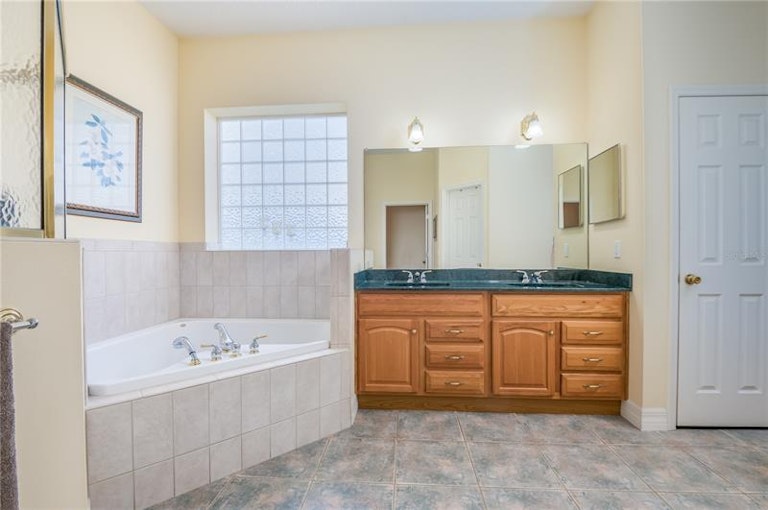 Photo 16 of 33 - 5851 Effie Dr, Apopka, FL 32712