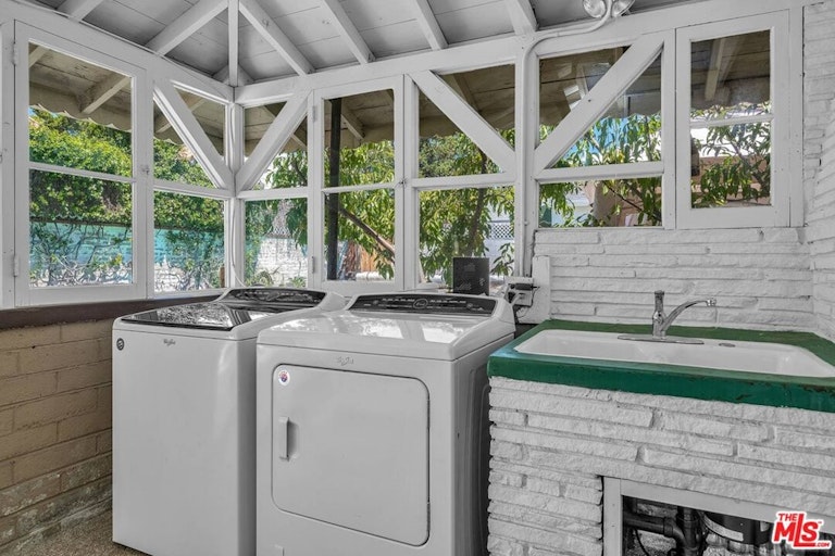 Photo 29 of 45 - 10643 Blix St, North Hollywood, CA 91602