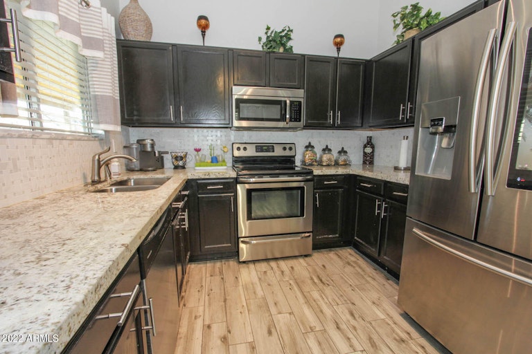 Photo 20 of 44 - 3048 W Zachary Dr, Phoenix, AZ 85027