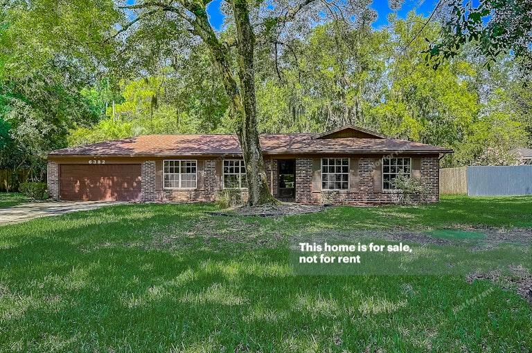 Photo 1 of 38 - 6382 Johnnie Cir W, Jacksonville, FL 32244