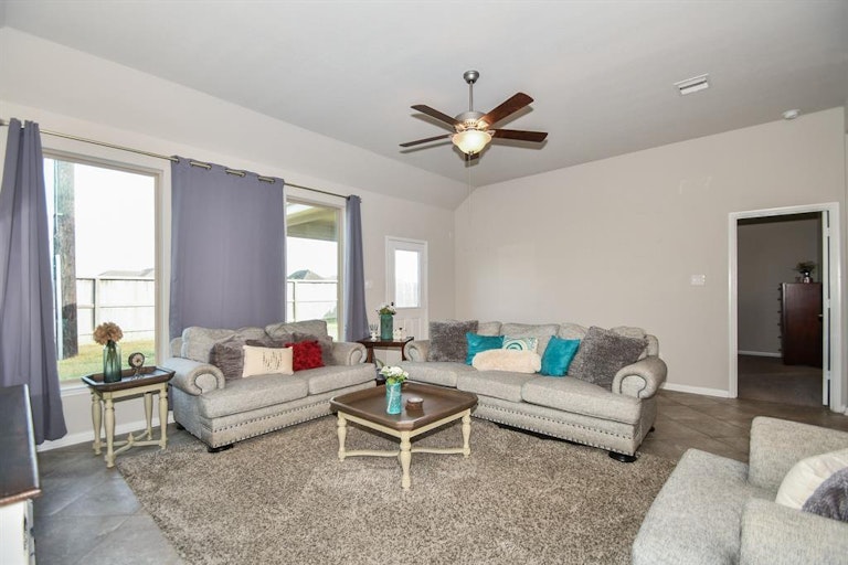 Photo 7 of 37 - 5206 Rue Dela Croix Dr, Katy, TX 77493