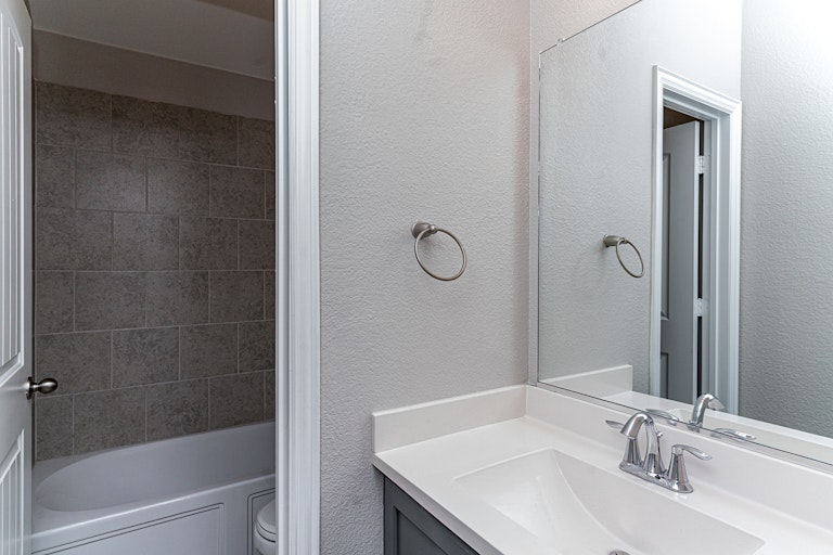 Photo 11 of 21 - 9328 Flying Eagle Ln, Fort Worth, TX 76131