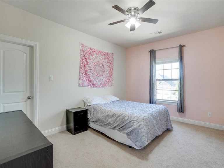 Photo 25 of 40 - 1412 9th St, Argyle, TX 76226