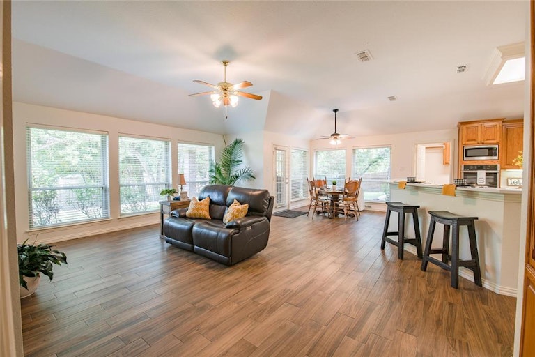 Photo 11 of 36 - 1225 Trail Ridge Dr, Keller, TX 76248