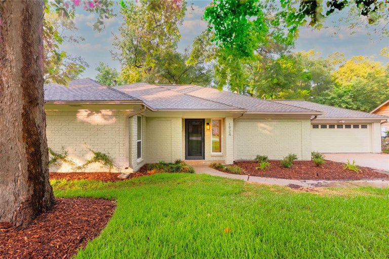 Photo 4 of 48 - 1924 Foxtail Pl, Spring, TX 77380