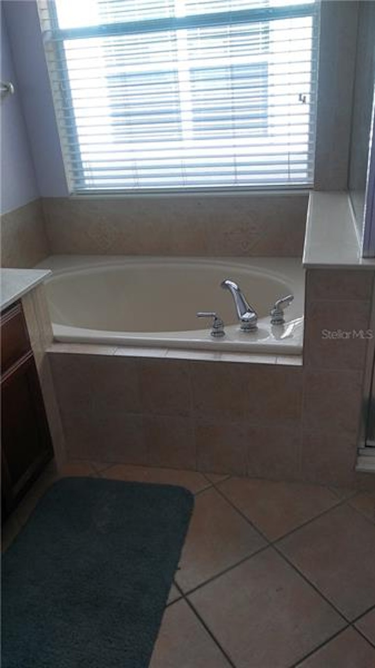 Photo 13 of 17 - 5325 Pepper Brush Cv, Apopka, FL 32703