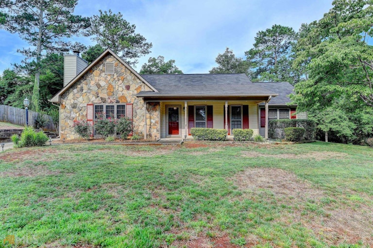 Photo 1 of 47 - 658 Shiloh Ct, Lawrenceville, GA 30044