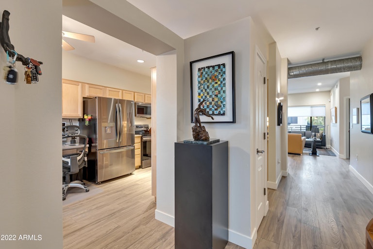 Photo 5 of 25 - 4525 N 22nd St #204, Phoenix, AZ 85016