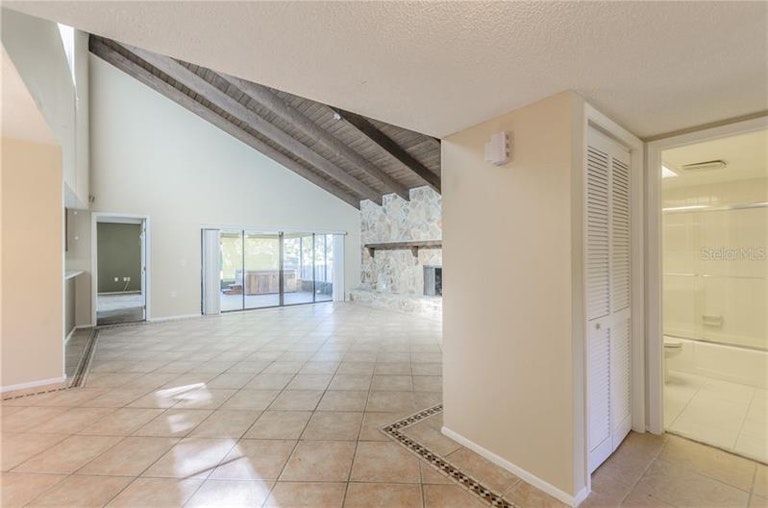 Photo 8 of 25 - 530 S Woodlands Dr, Oldsmar, FL 34677