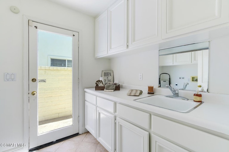 Photo 14 of 31 - 617 Breckenridge Pl, Simi Valley, CA 93065