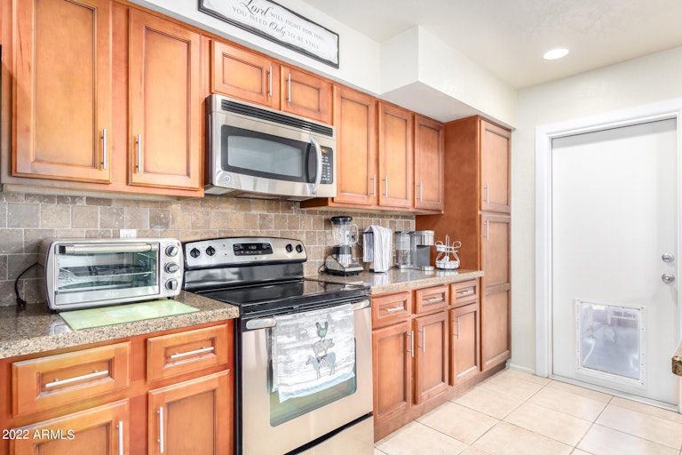 Photo 20 of 41 - 3008 W Danbury Dr, Phoenix, AZ 85053